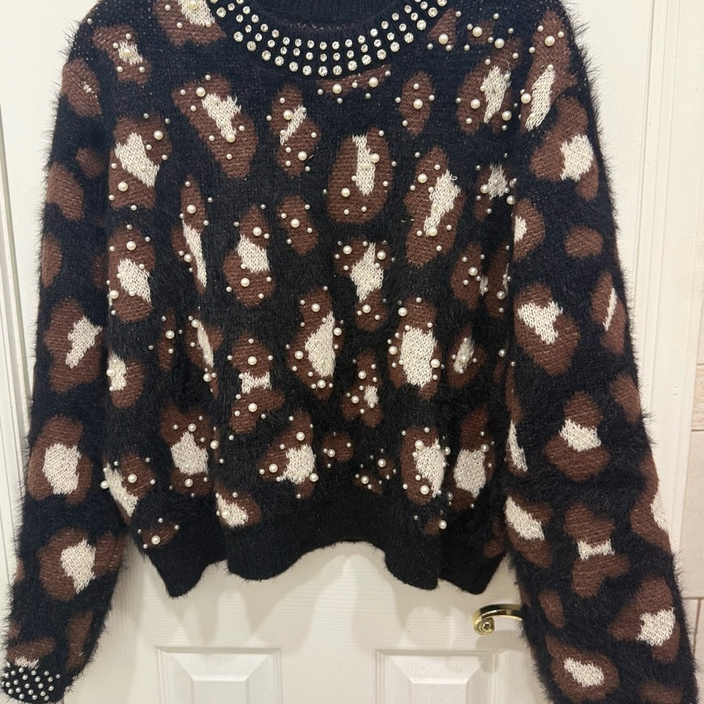 Patterned Beaded Faux Pearl Stylish Black and Brown Women's Sweater